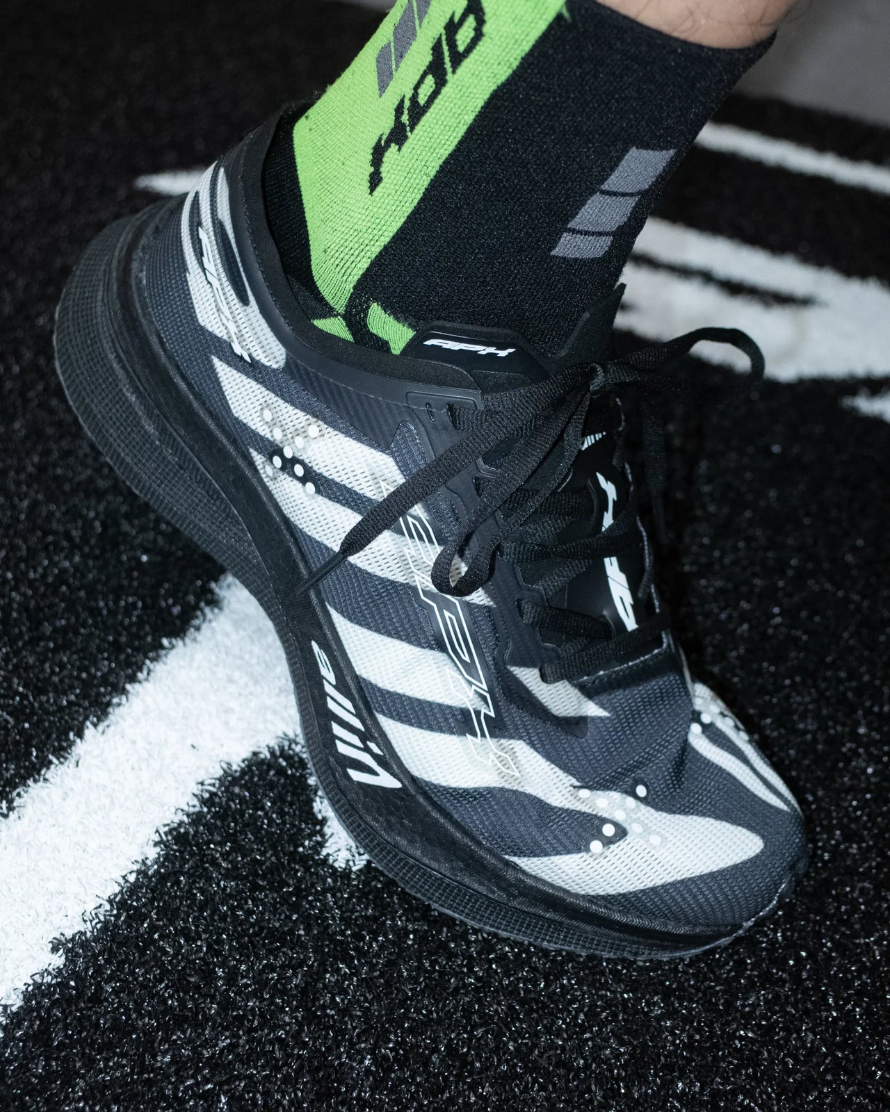 APX RUNNER BLACK